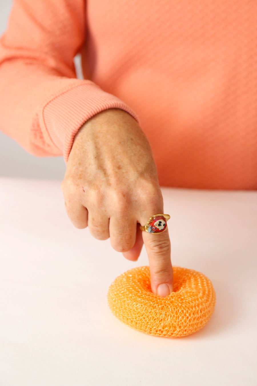 Speckled clam ring