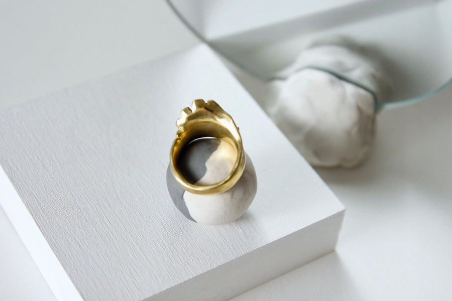 Black magic ring