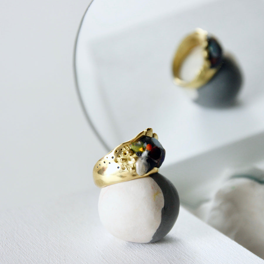 Black magic ring