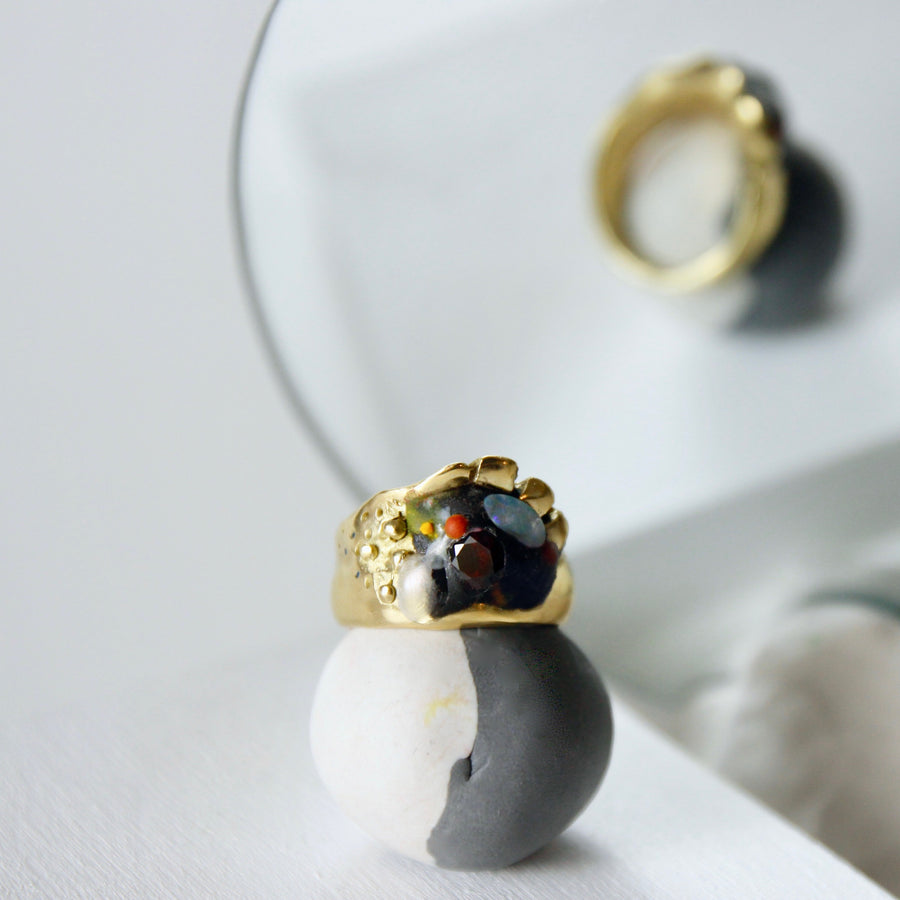 Black magic ring